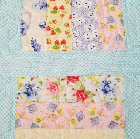 Homemade blue floral machine quilt lap blanket 52x63 inches - Picture 9 of 9